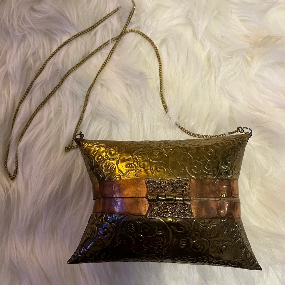 Vintage Metal Pillow Purse - Picture 3 of 3